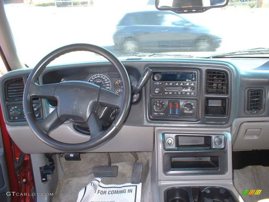 2003 Chevrolet Suburban 1500 LS Gray/Dark Charcoal Dashboard Photo #61853674
