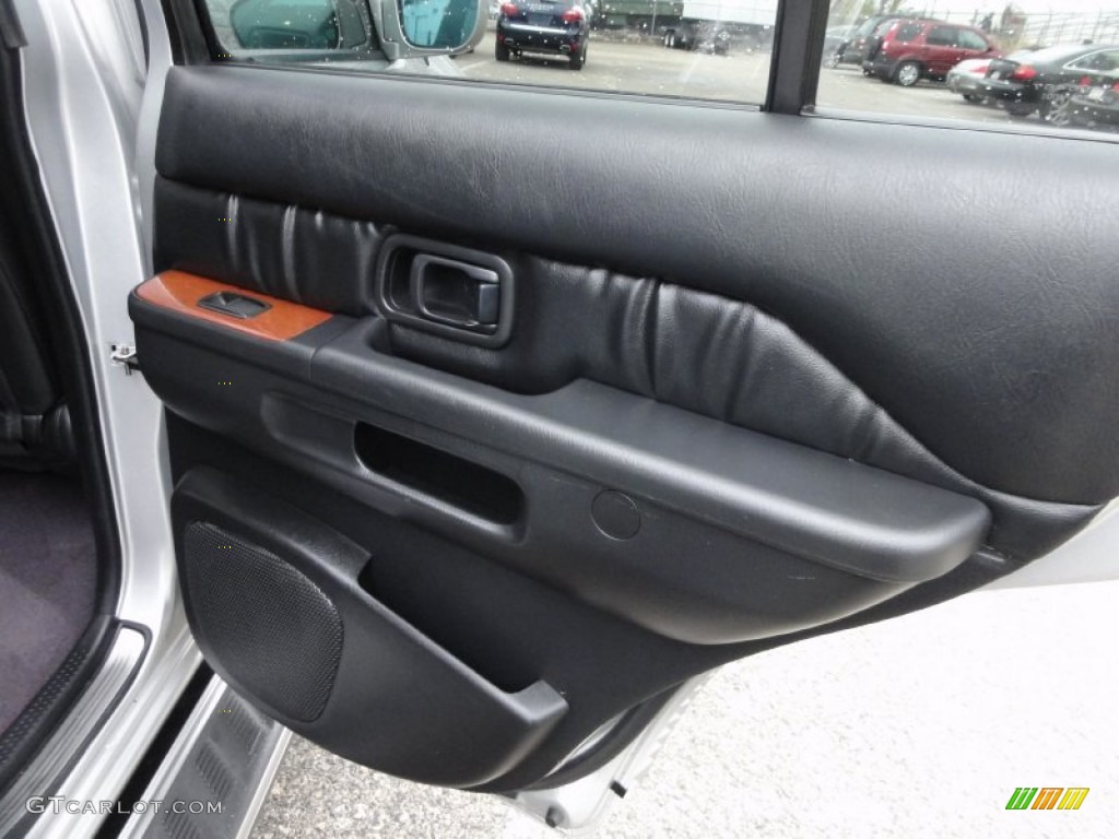 2002 QX4 4x4 - Brilliant Silver Metallic / Graphite photo #26