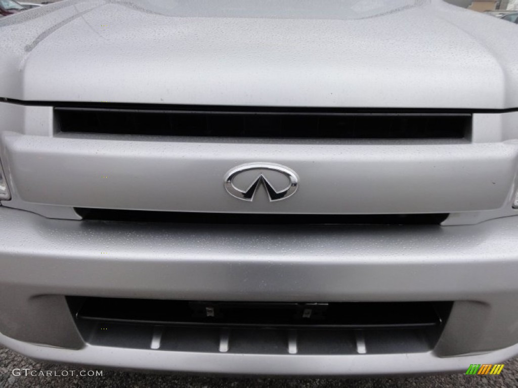 2002 QX4 4x4 - Brilliant Silver Metallic / Graphite photo #37
