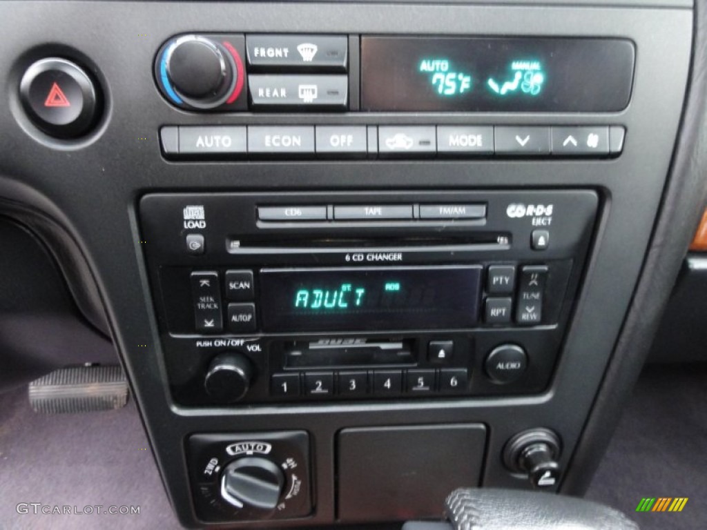 2002 QX4 4x4 - Brilliant Silver Metallic / Graphite photo #42