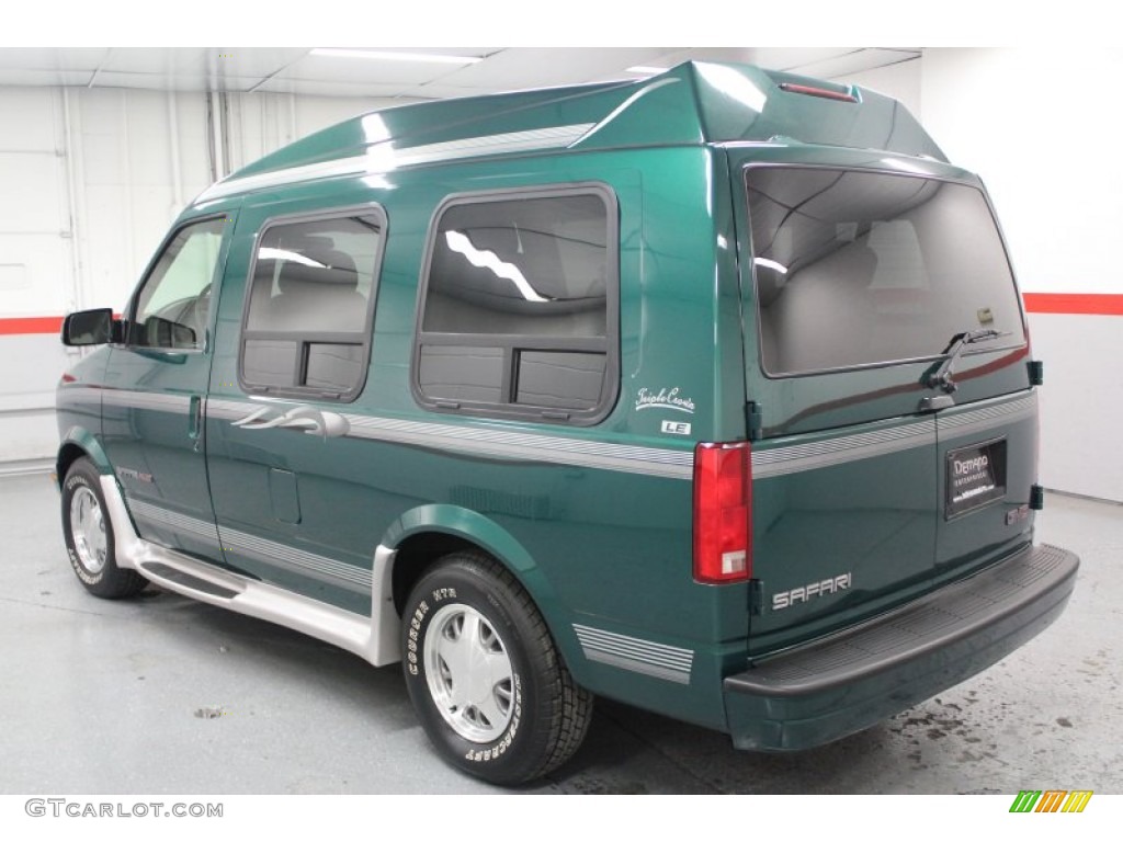 1999 Safari SLE AWD - Forest Green Metallic / Pewter photo #12