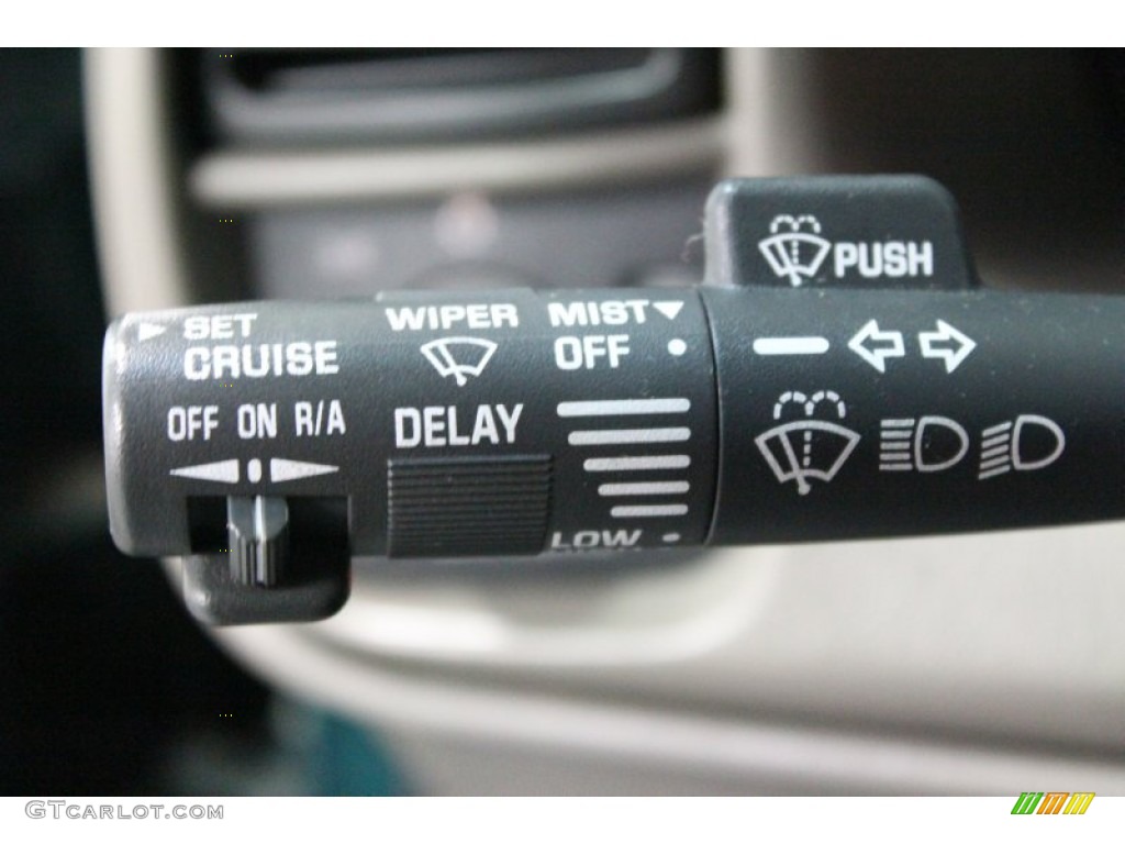 1999 GMC Safari SLE AWD Controls Photo #61855378