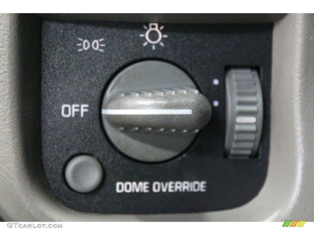 1999 GMC Safari SLE AWD Controls Photo #61855383