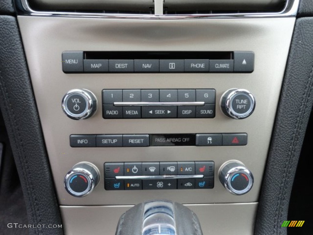 2010 Lincoln MKT AWD EcoBoost Controls Photo #61856160