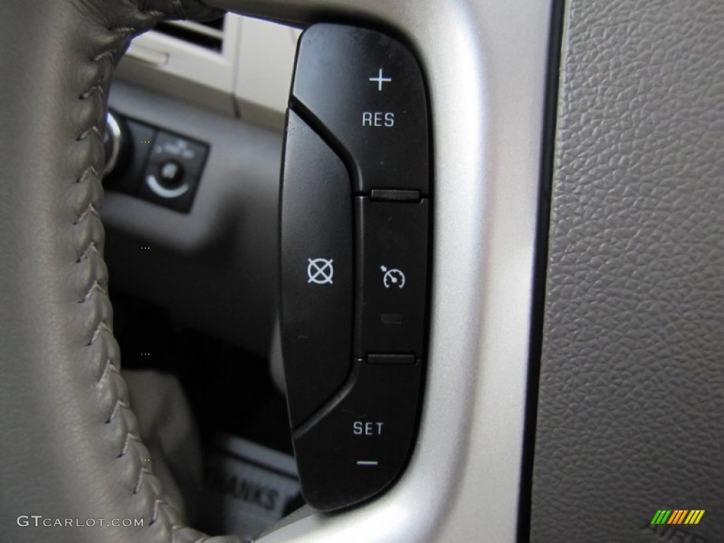 2011 Traverse LT AWD - Black Granite Metallic / Dark Gray/Light Gray photo #9