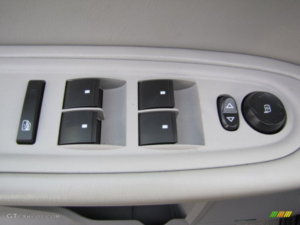 2011 Traverse LT AWD - Black Granite Metallic / Dark Gray/Light Gray photo #12