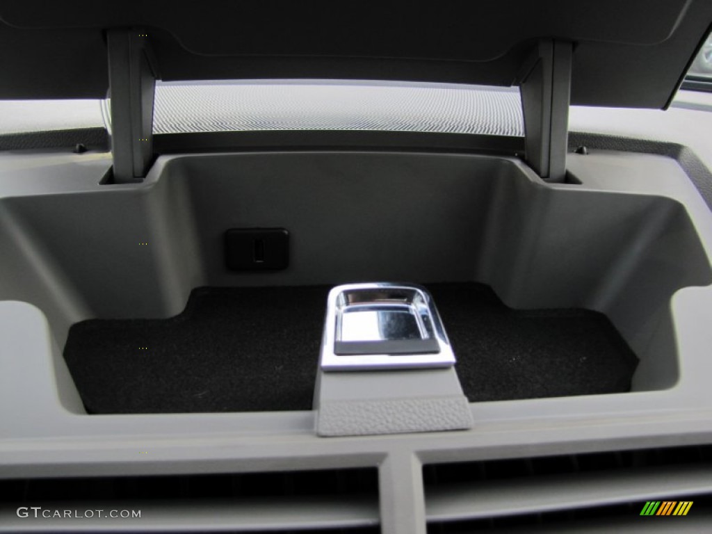 2011 Traverse LT AWD - Black Granite Metallic / Dark Gray/Light Gray photo #17