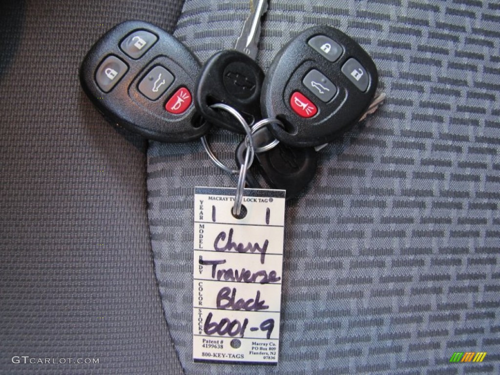 2011 Traverse LT AWD - Black Granite Metallic / Dark Gray/Light Gray photo #35