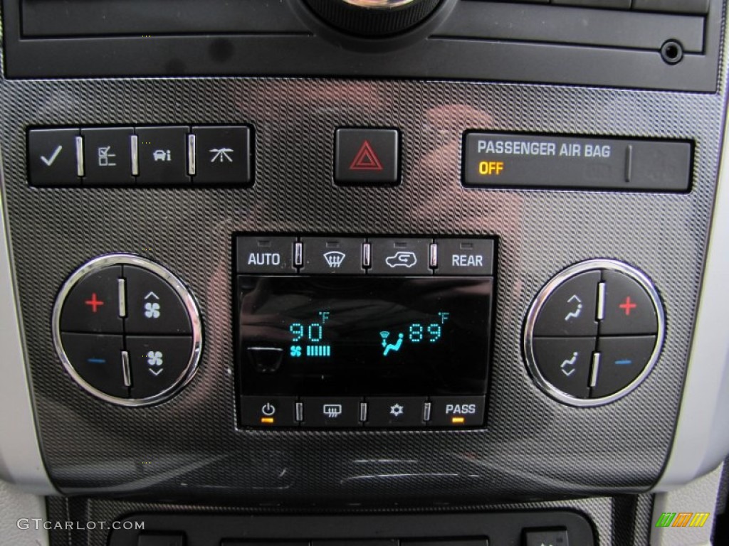 2012 Chevrolet Traverse LTZ AWD Controls Photo #61857924
