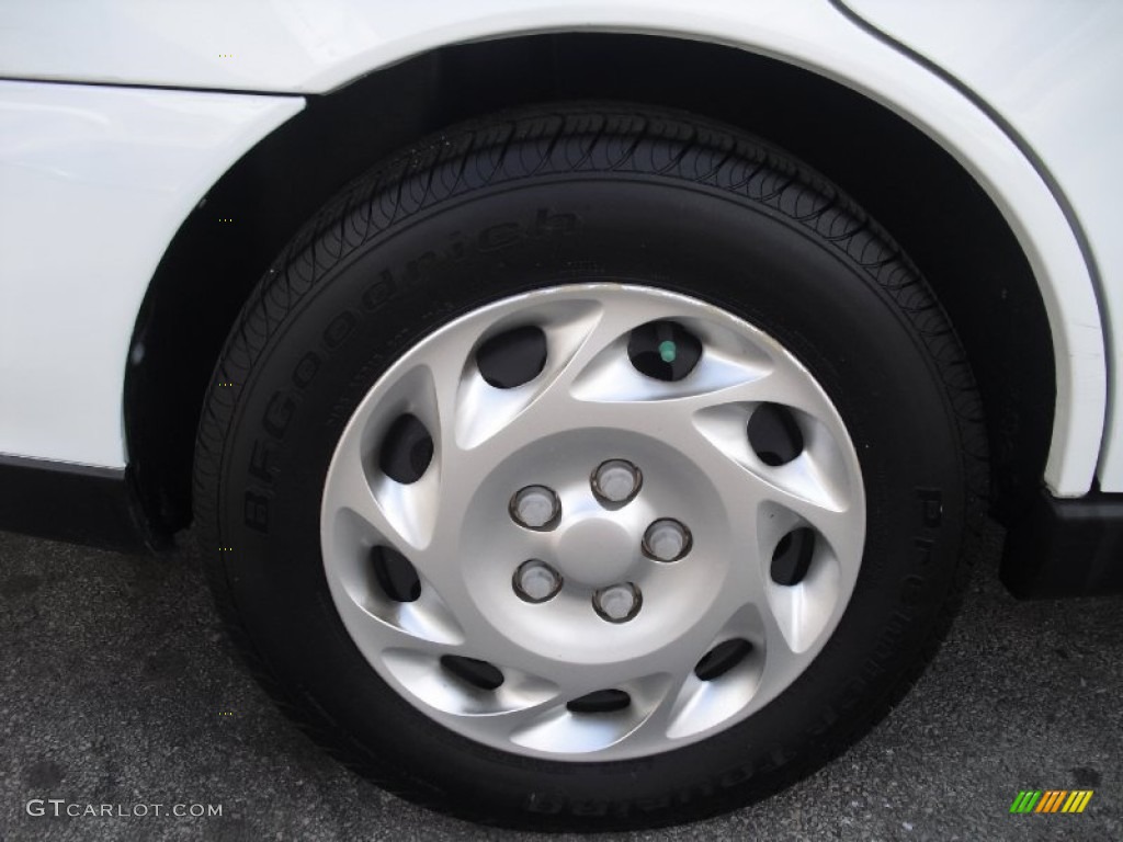 2000 Saturn L Series LS1 Sedan Wheel Photo #61858910