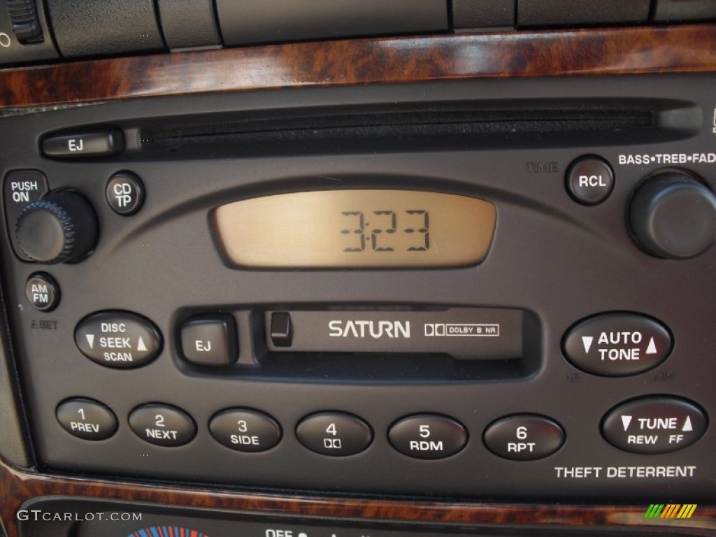2000 Saturn L Series LS1 Sedan Audio System Photo #61859178