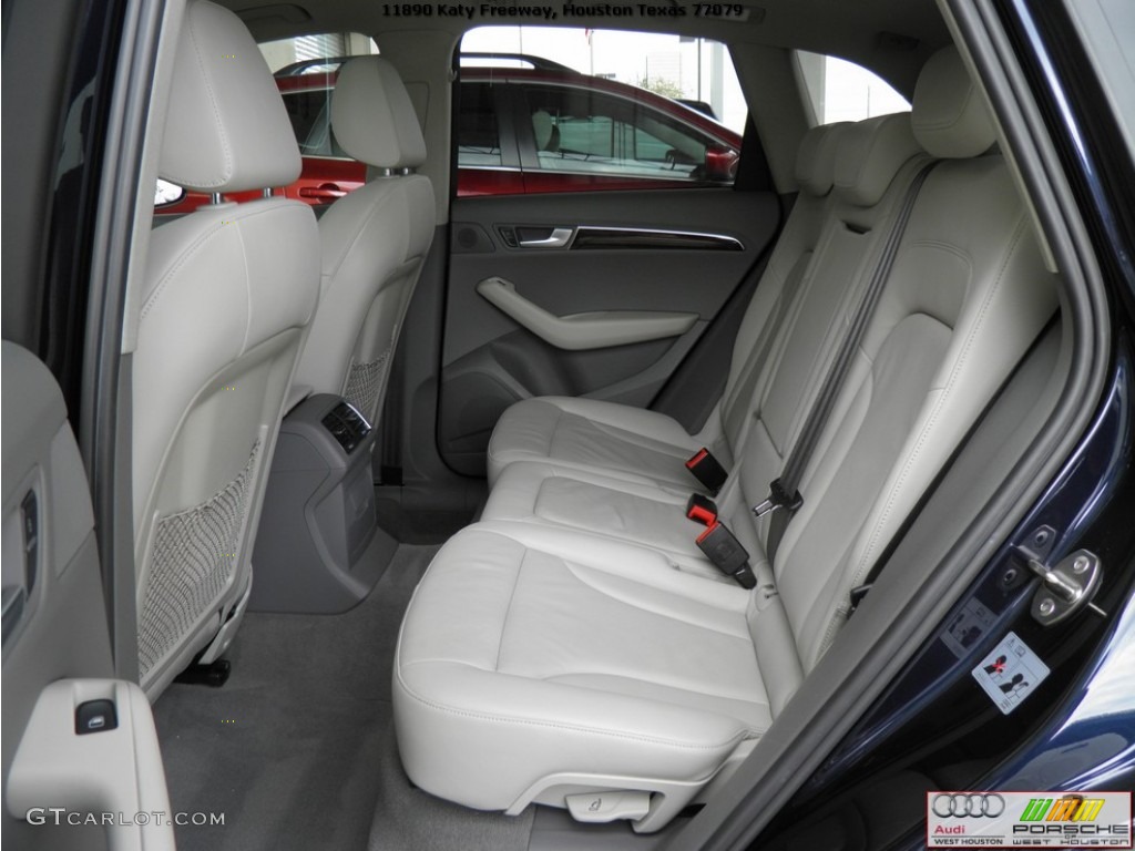 2009 Q5 3.2 Premium Plus quattro - Deep Sea Blue Pearl Effect / Light Gray photo #13