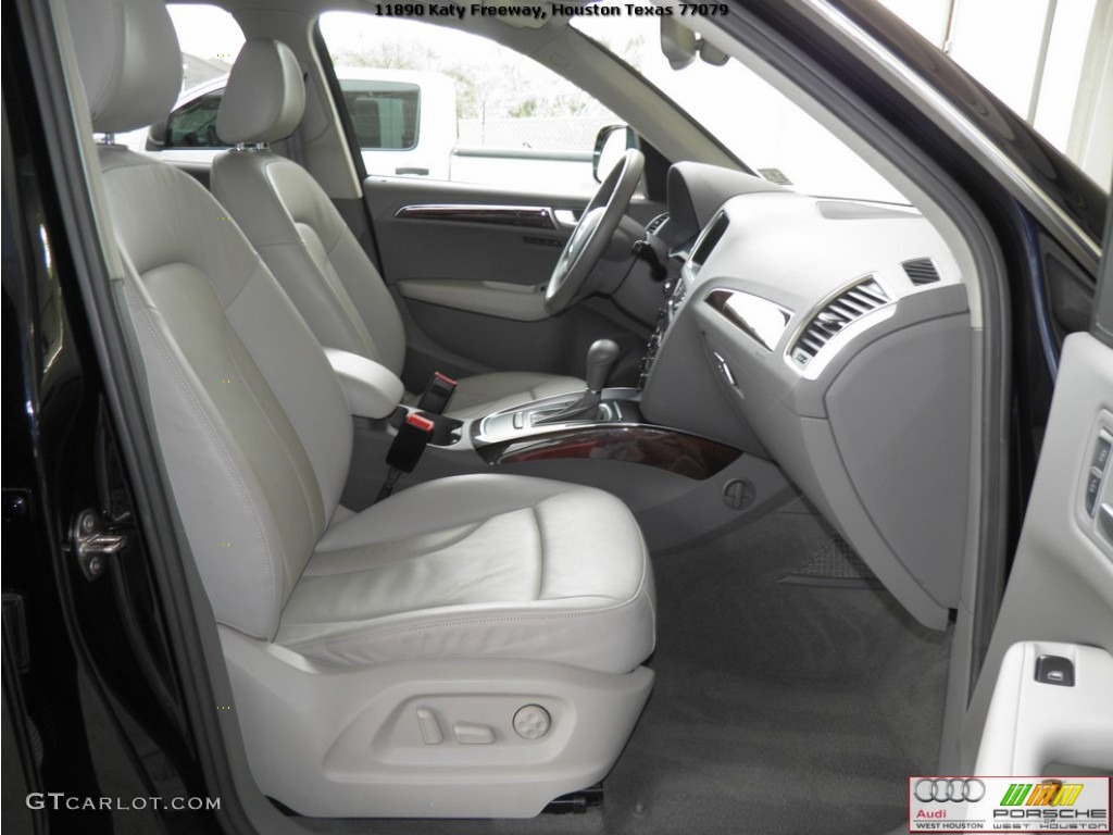 2009 Q5 3.2 Premium Plus quattro - Deep Sea Blue Pearl Effect / Light Gray photo #24