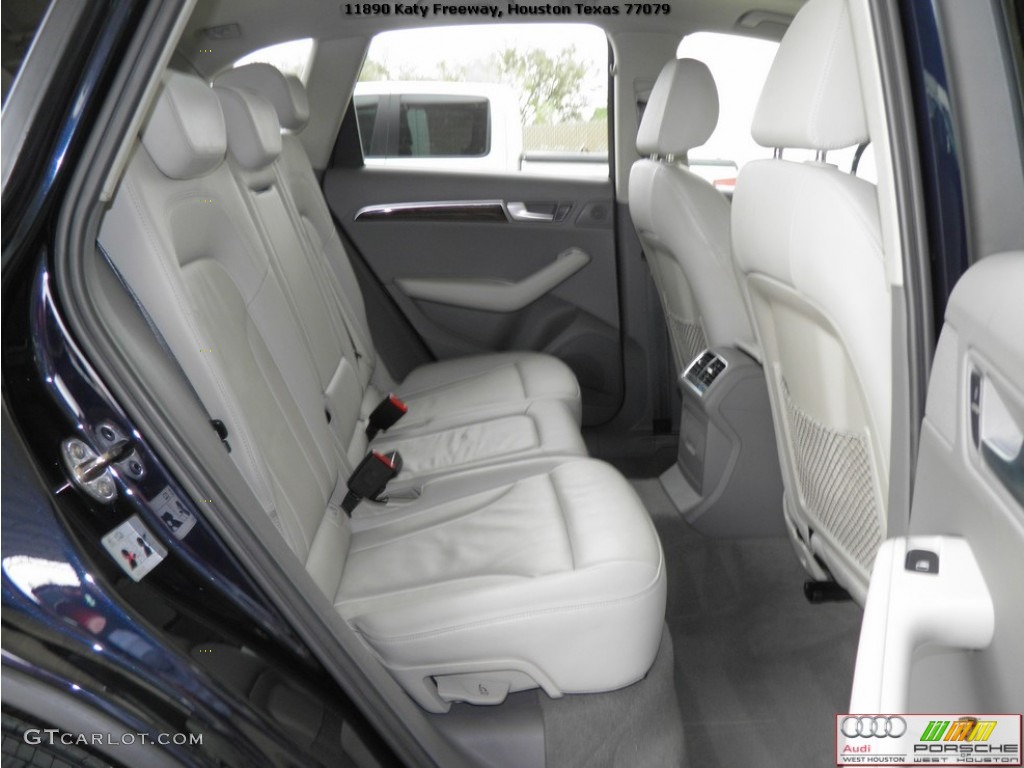 2009 Q5 3.2 Premium Plus quattro - Deep Sea Blue Pearl Effect / Light Gray photo #26