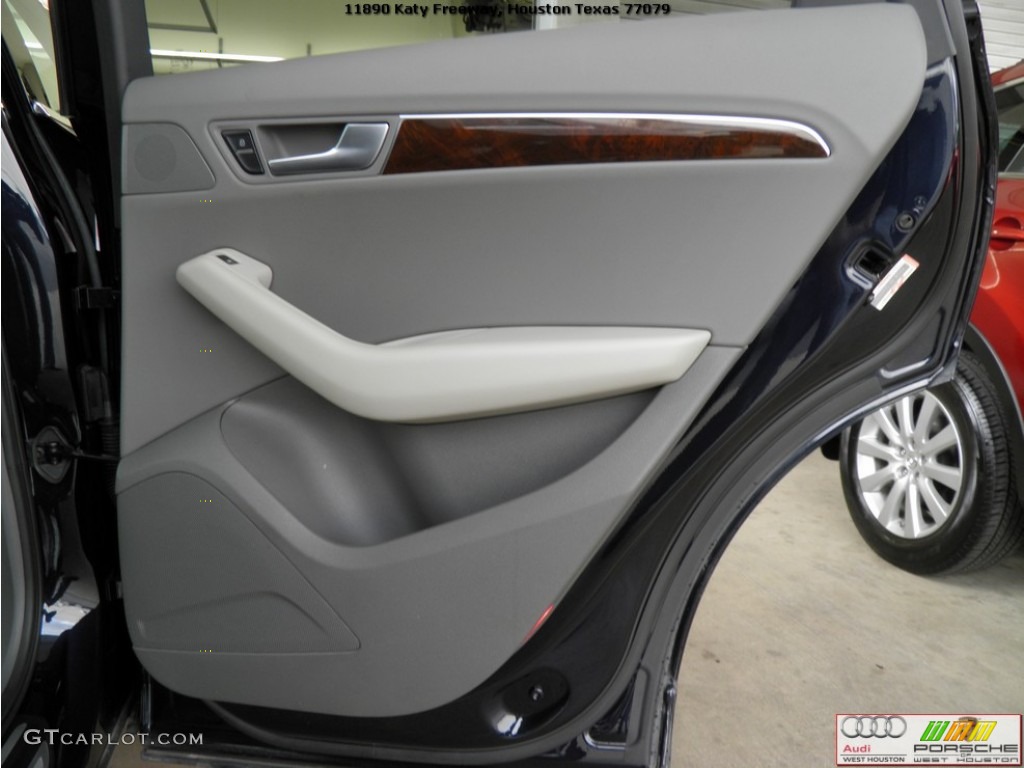 2009 Q5 3.2 Premium Plus quattro - Deep Sea Blue Pearl Effect / Light Gray photo #29