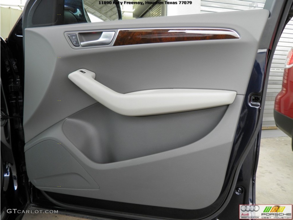 2009 Q5 3.2 Premium Plus quattro - Deep Sea Blue Pearl Effect / Light Gray photo #30