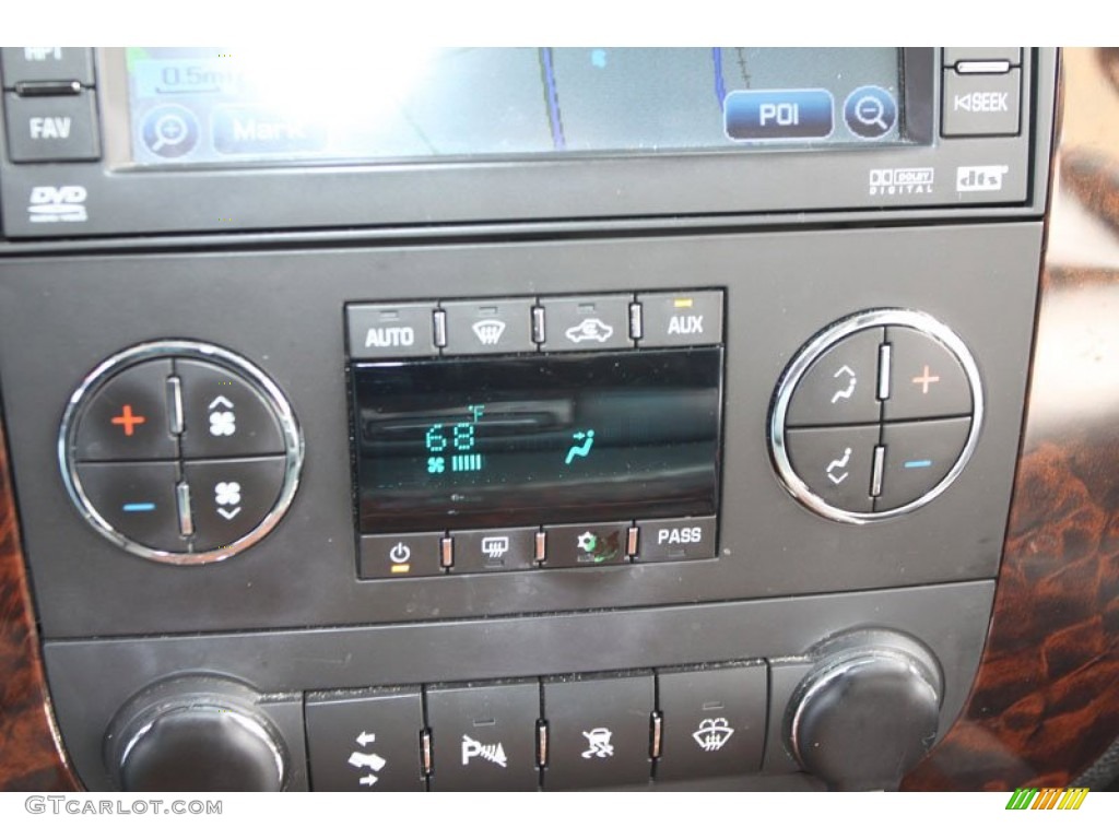 2008 GMC Yukon XL Denali Controls Photo #61861119