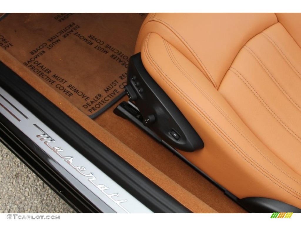 2011 GranTurismo Convertible GranCabrio - Grigio Granito (Dark Grey) / Sabbia photo #24