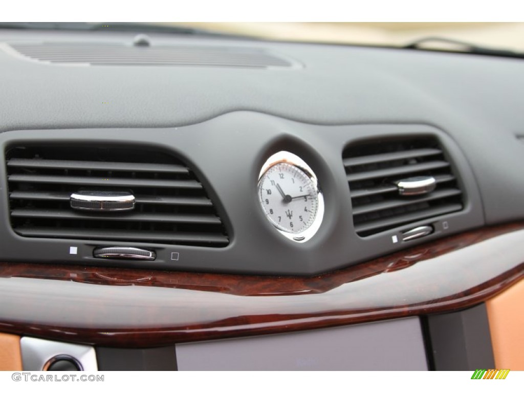 2011 GranTurismo Convertible GranCabrio - Grigio Granito (Dark Grey) / Sabbia photo #26