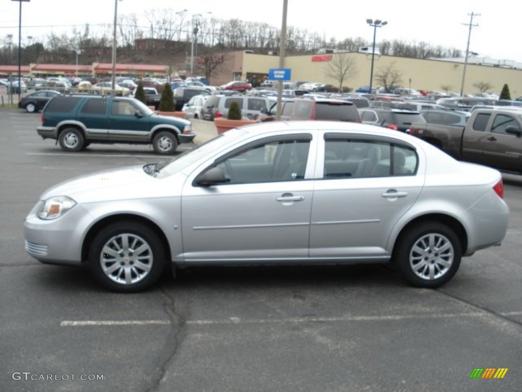 2009 Cobalt LS Sedan - Silver Ice Metallic / Gray photo #4