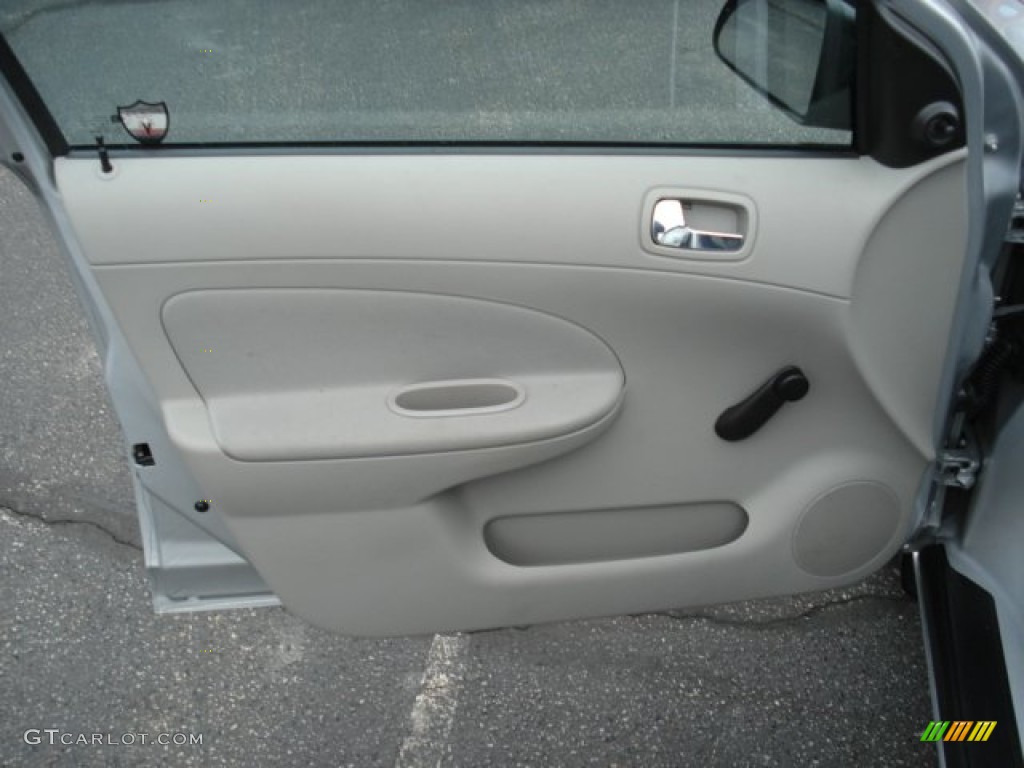 2009 Cobalt LS Sedan - Silver Ice Metallic / Gray photo #12