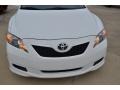 Super White - Camry SE Photo No. 8