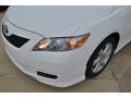 Super White - Camry SE Photo No. 9