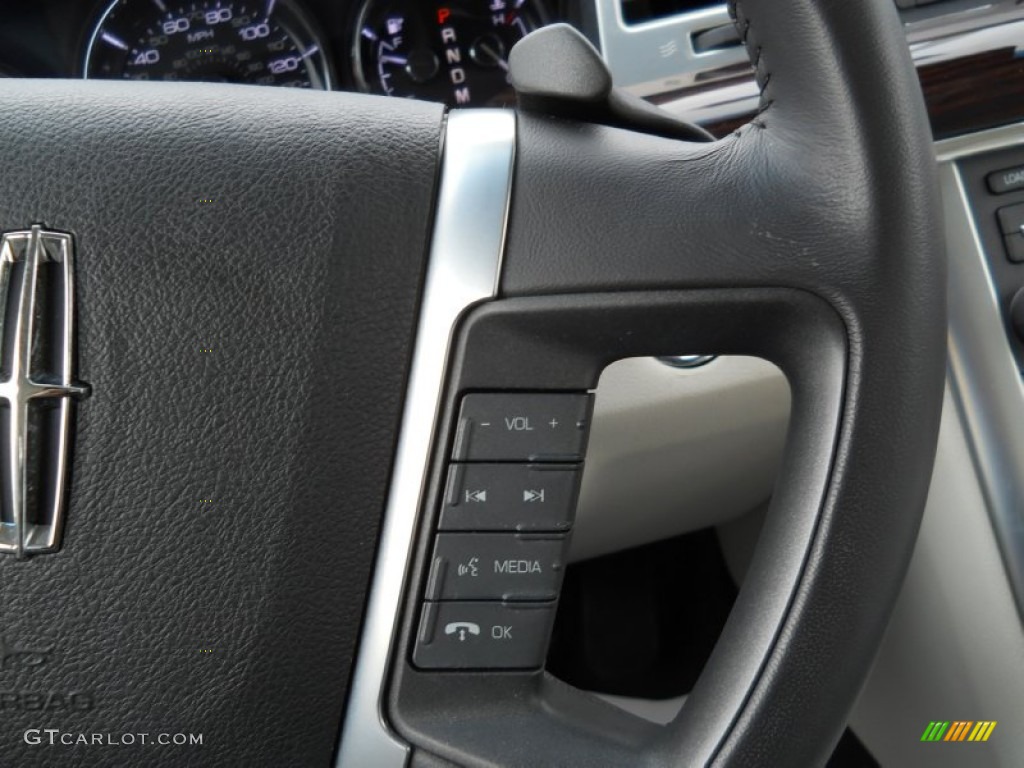 2010 Lincoln MKS FWD Controls Photo #61866327