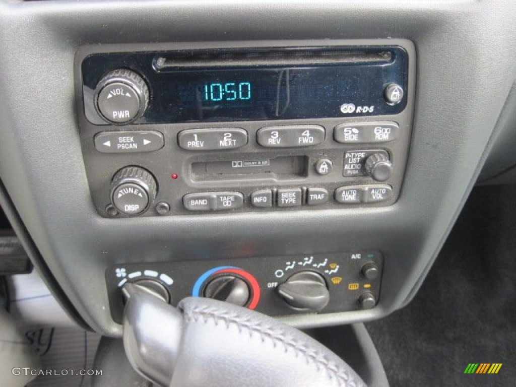 2002 Chevrolet Cavalier Z24 Sedan Audio System Photos