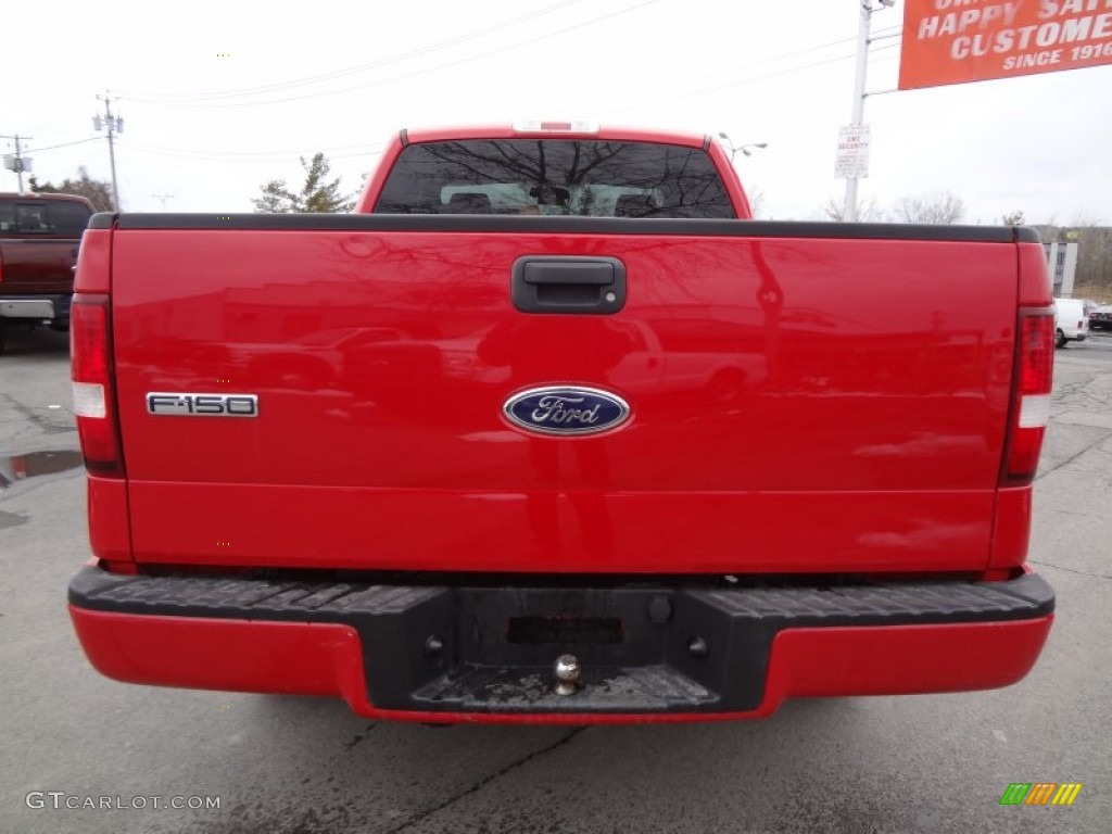 2005 F150 STX SuperCab 4x4 - Bright Red / Medium Flint Grey photo #6