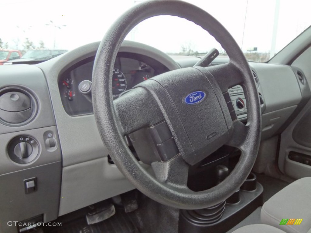 2005 F150 STX SuperCab 4x4 - Bright Red / Medium Flint Grey photo #8