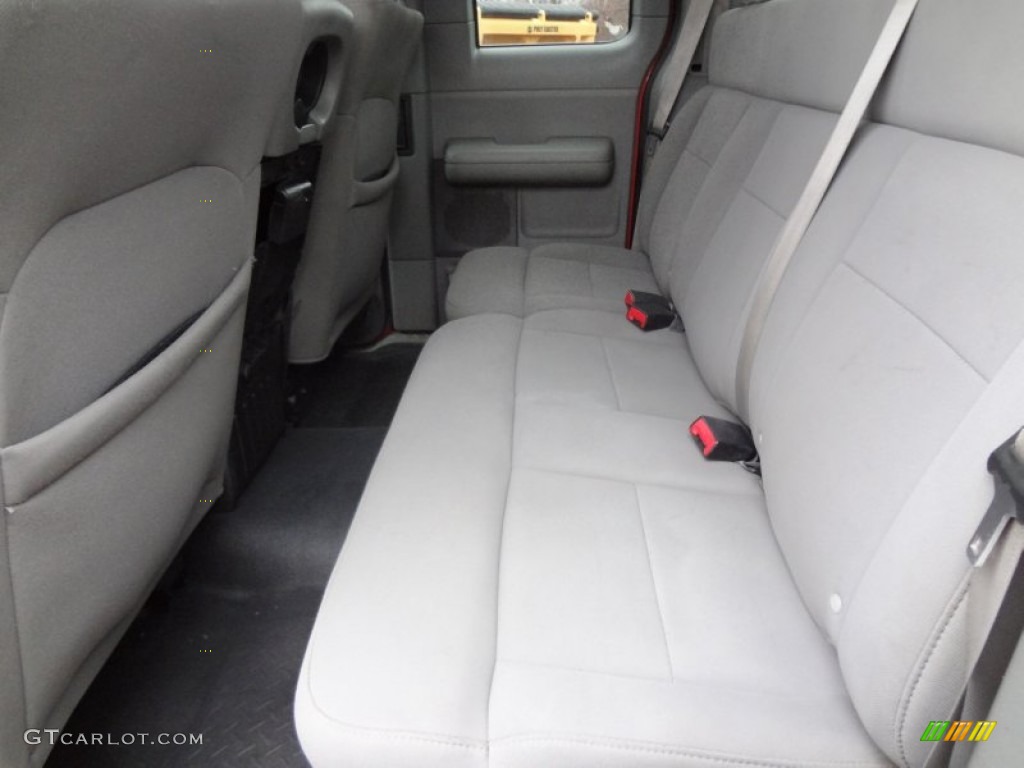 2005 F150 STX SuperCab 4x4 - Bright Red / Medium Flint Grey photo #10