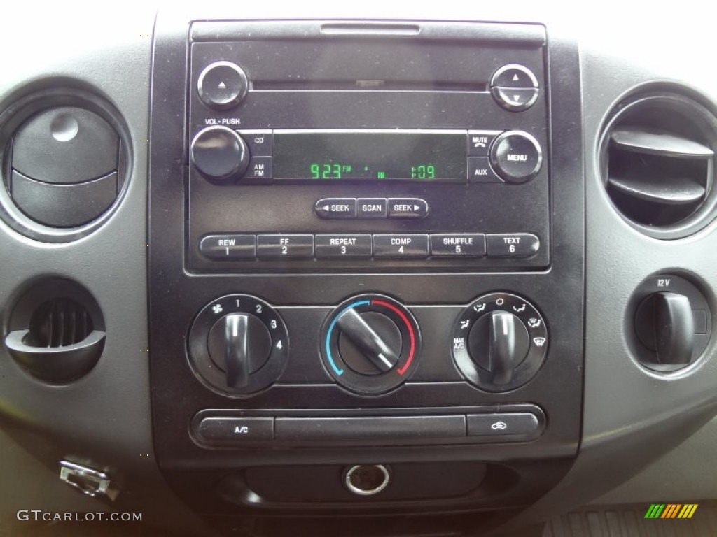 2005 F150 STX SuperCab 4x4 - Bright Red / Medium Flint Grey photo #13