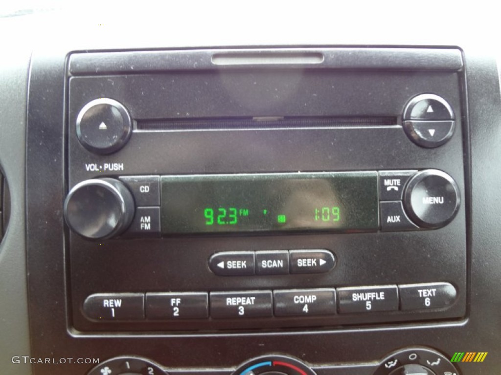 2005 F150 STX SuperCab 4x4 - Bright Red / Medium Flint Grey photo #14