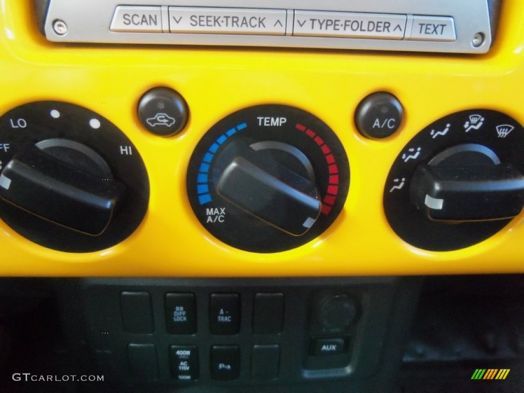 2007 Toyota FJ Cruiser 4WD Controls Photo #61871689
