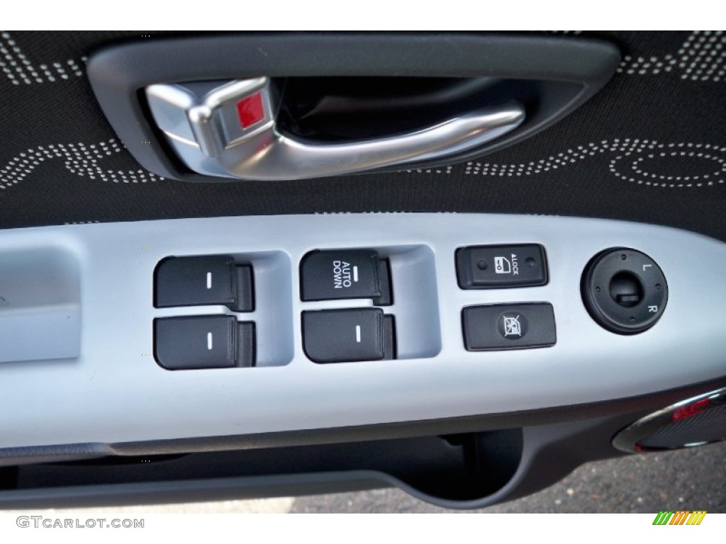 2012 Kia Soul + Controls Photo #61872661