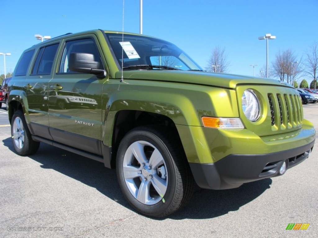 2012 Patriot Latitude - Rescue Green Metallic / Dark Slate Gray photo #4