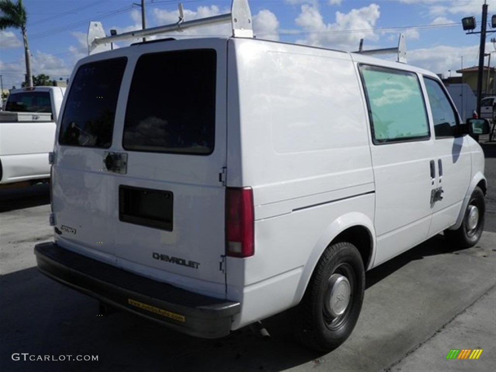 2000 Astro Cargo Van - Ivory White / Medium Gray photo #13