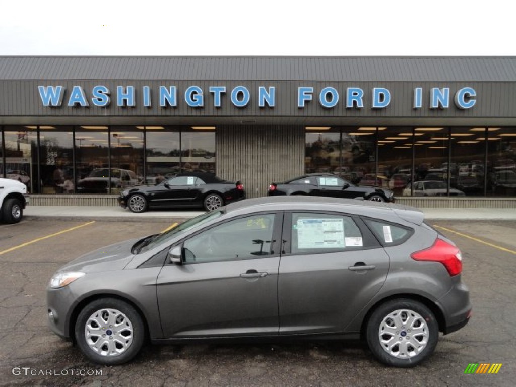 2012 Focus SE 5-Door - Sterling Grey Metallic / Charcoal Black photo #1