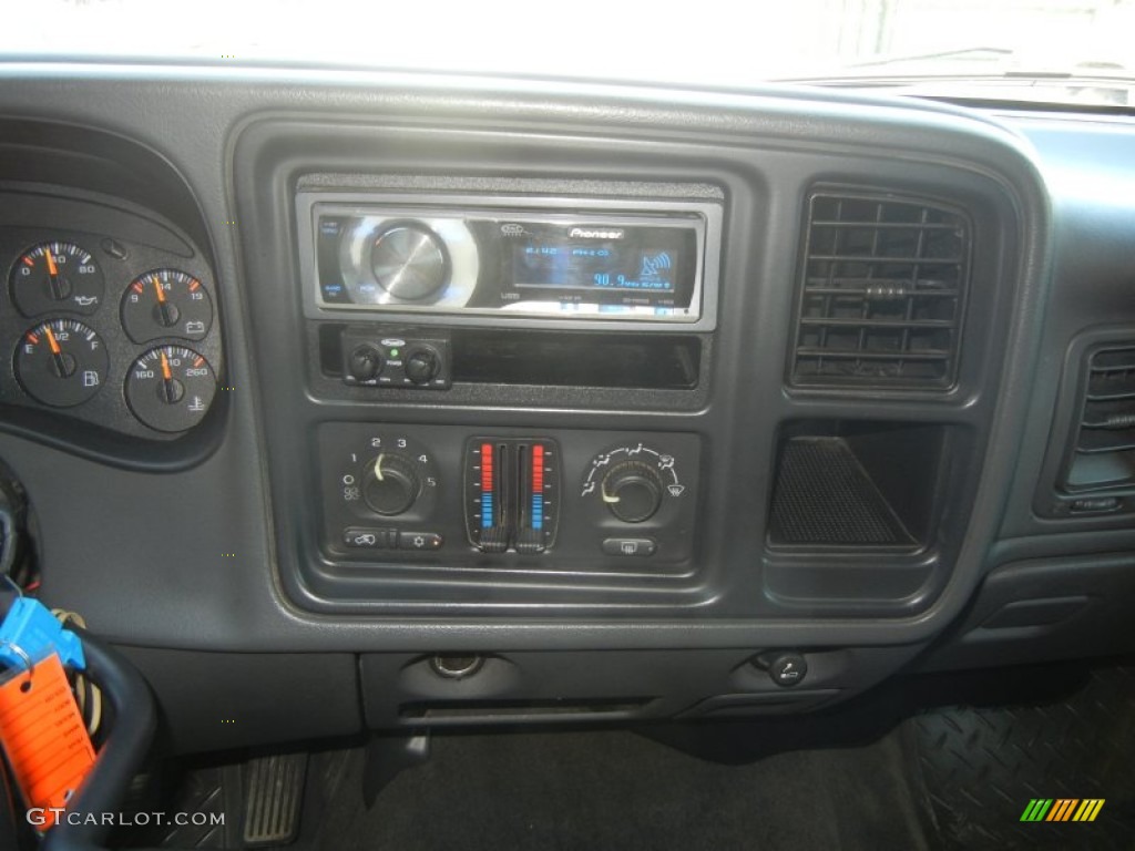 2005 Silverado 1500 LT Crew Cab 4x4 - Silver Birch Metallic / Medium Gray photo #17