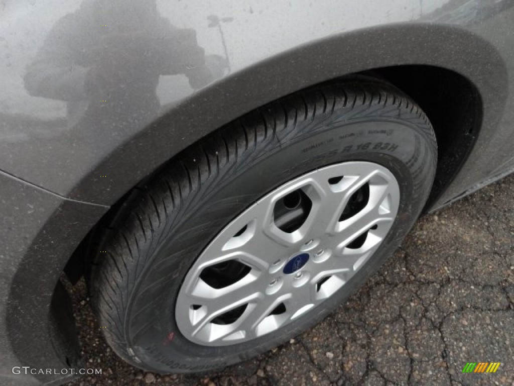 2012 Focus SE 5-Door - Sterling Grey Metallic / Charcoal Black photo #9