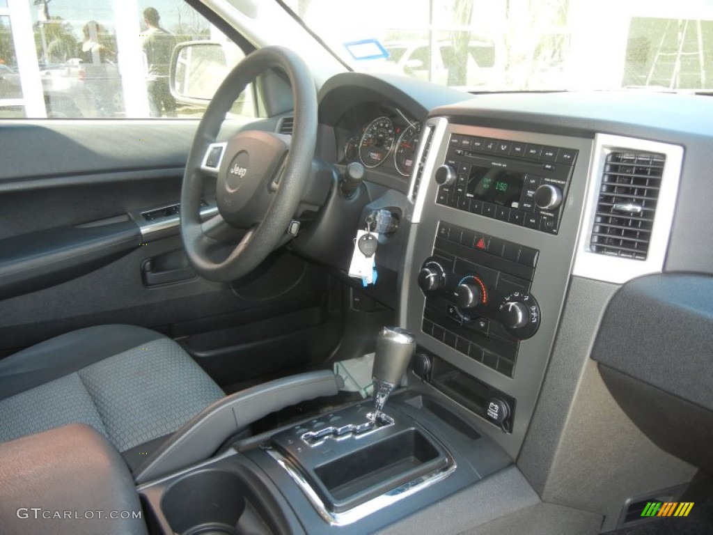 2008 Grand Cherokee Laredo - Bright Silver Metallic / Dark Slate Gray photo #6
