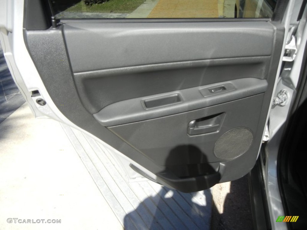 2008 Grand Cherokee Laredo - Bright Silver Metallic / Dark Slate Gray photo #11