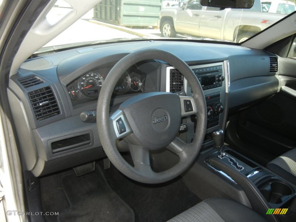 2008 Grand Cherokee Laredo - Bright Silver Metallic / Dark Slate Gray photo #12
