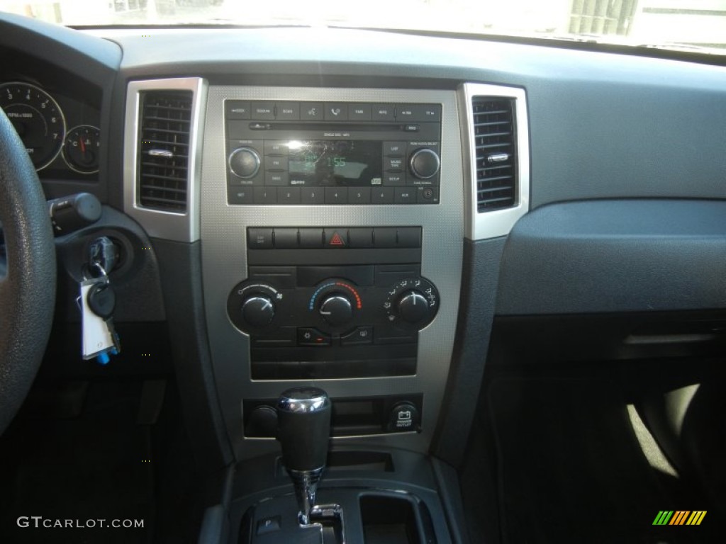 2008 Grand Cherokee Laredo - Bright Silver Metallic / Dark Slate Gray photo #17