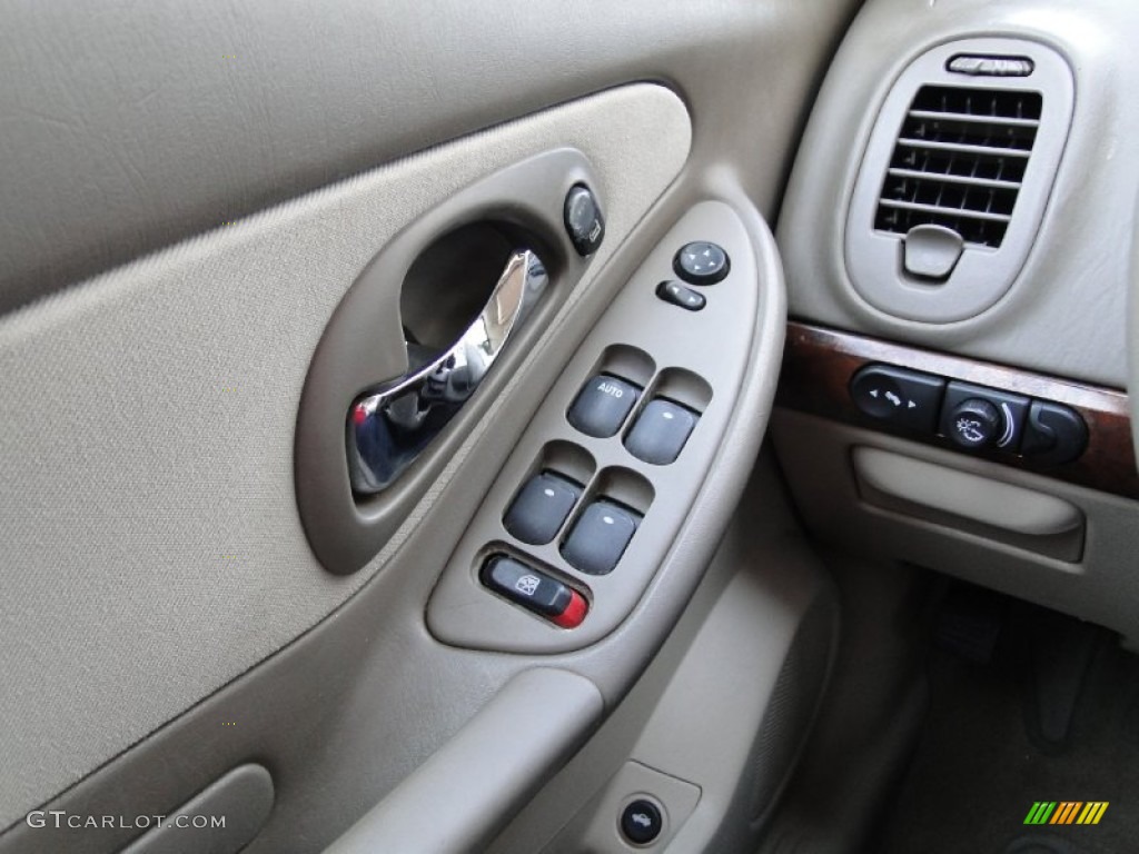 2005 Malibu Maxx LS Wagon - Silver Green Metallic / Neutral Beige photo #15