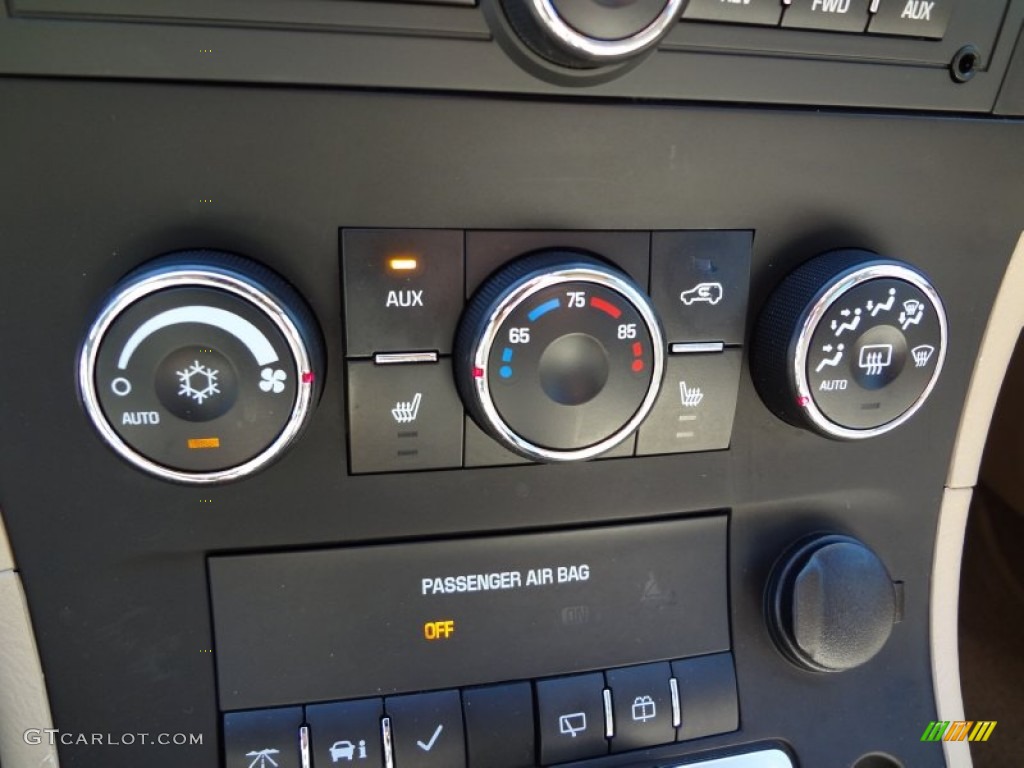 2007 Suzuki XL7 Luxury Controls Photos