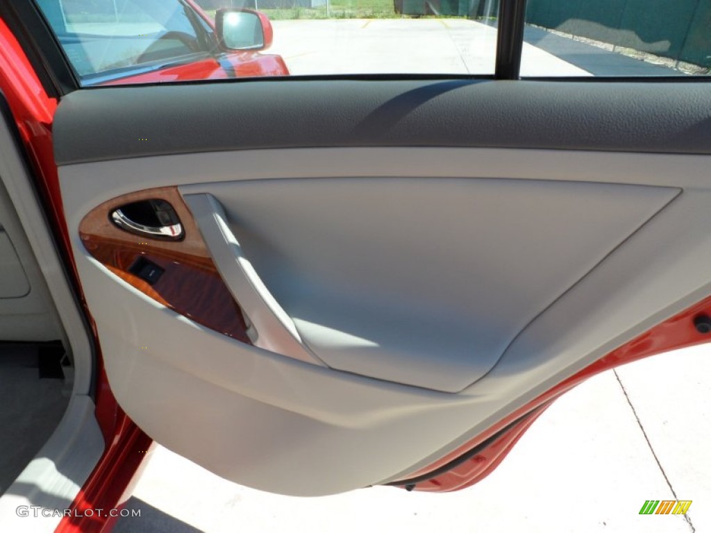 2011 Camry XLE V6 - Barcelona Red Metallic / Bisque photo #24