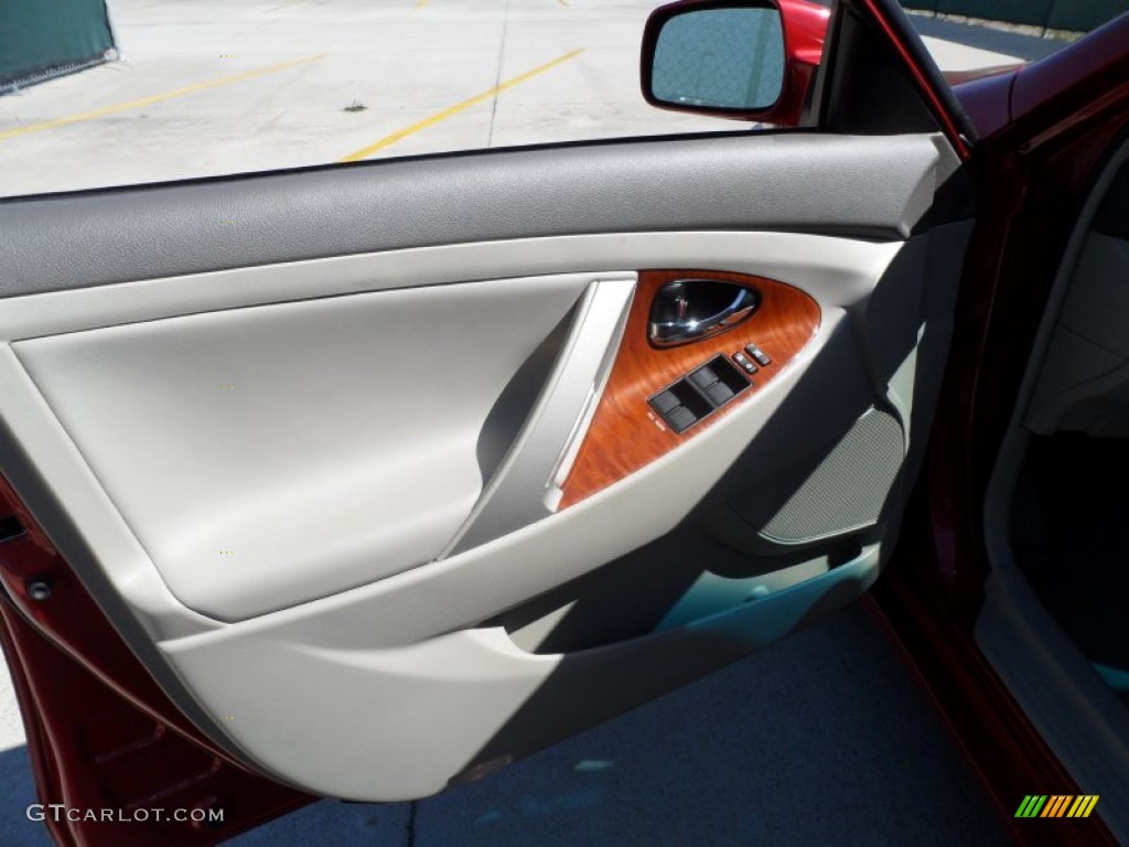 2011 Camry XLE V6 - Barcelona Red Metallic / Bisque photo #29