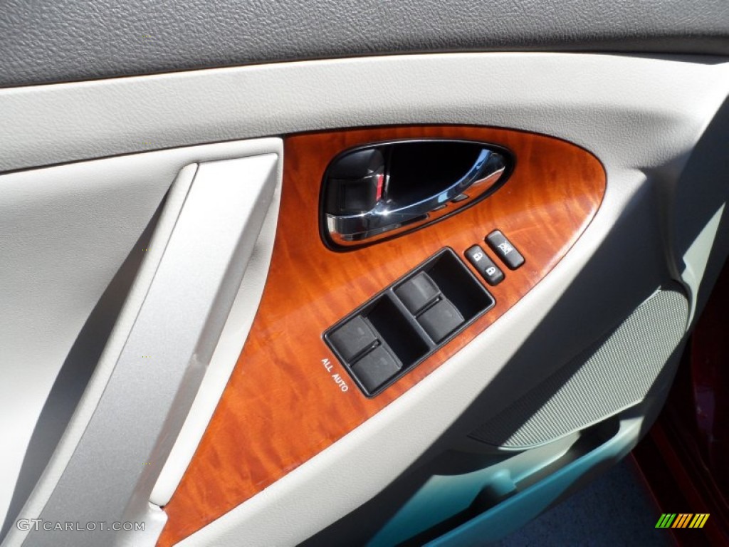 2011 Camry XLE V6 - Barcelona Red Metallic / Bisque photo #30